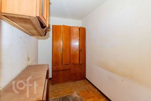 Image 30 - 897025