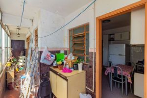 Image 28 - 897025