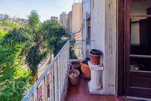 Image 7 - 897025