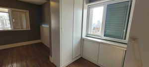 Image 6 - 897040