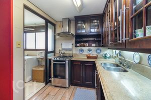 Image 19 - 897238
