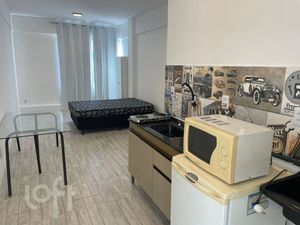 Image 3 - 897251