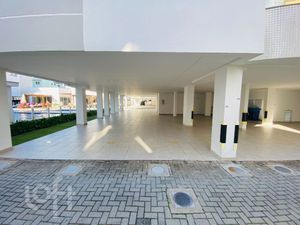 Image 16 - 897252