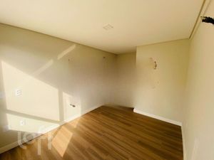 Image 15 - 897255