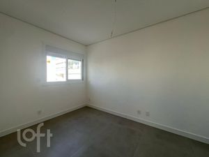 Image 4 - 897303