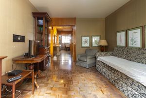 Image 13 - 897326