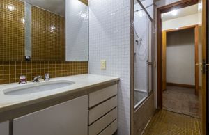 Image 15 - 897326