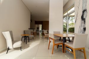 Image 21 - 897327