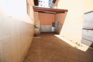 Image 21 - 897331