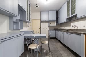 Image 4 - 897343