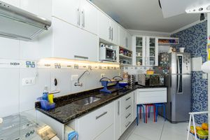Image 6 - 897373