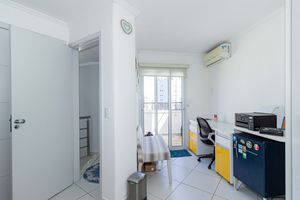 Image 19 - 897373