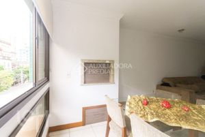 Image 3 - 897417