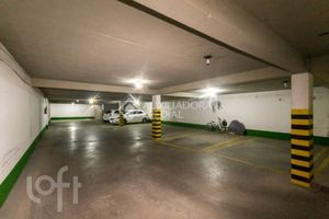 Image 16 - 897417