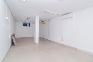 Image 8 - 897422