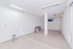 Image 9 - 897422