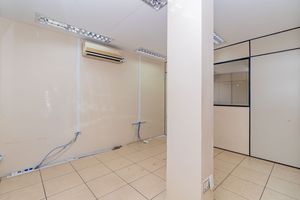 Image 33 - 897422