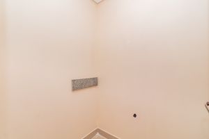 Image 45 - 897422