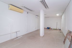 Image 10 - 897422
