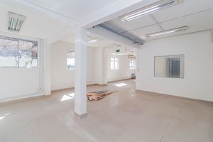 Image 102 - 897422