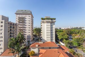 Image 8 - 897427