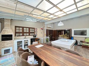 Image 19 - 897428