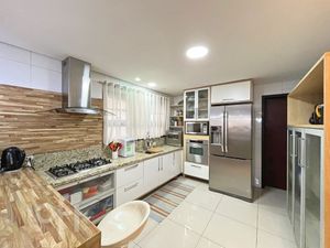 Image 11 - 897428