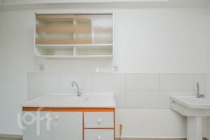 Image 10 - 897433