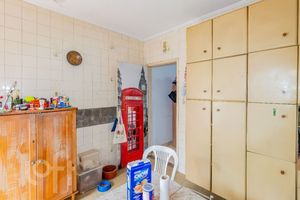 Image 5 - 897446