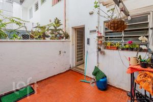 Image 9 - 897446