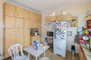 Image 6 - 897446