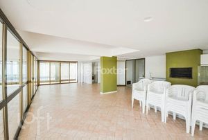 Image 18 - 897471