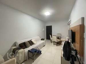 Image 19 - 897482