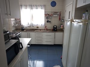 Image 1 - 897484