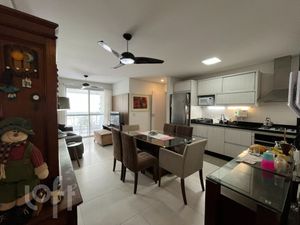 Image 6 - 897487