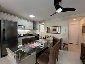 Image 8 - 897487