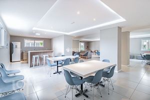 Image 19 - 897488