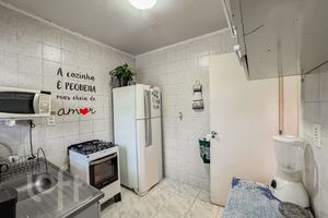 Image 10 - 897494