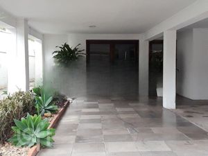 Image 11 - 897523