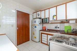Image 33 - 897530