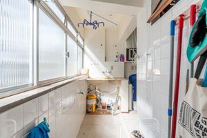 Image 34 - 897530