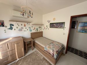 Image 18 - 897530