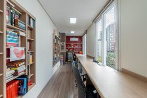 Image 20 - 897530
