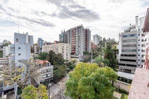 Image 10 - 897530
