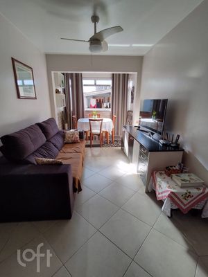 Image 7 - 897536