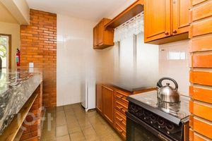 Image 18 - 897537