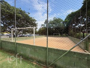 Image 11 - 897554