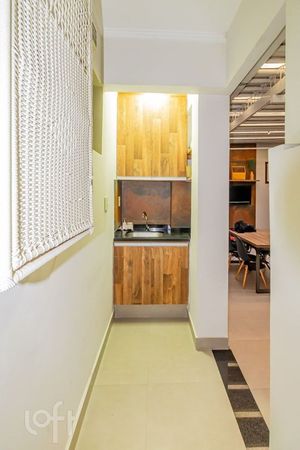 Image 9 - 897560