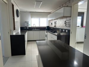 Image 8 - 897561