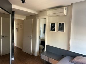 Image 18 - 897561